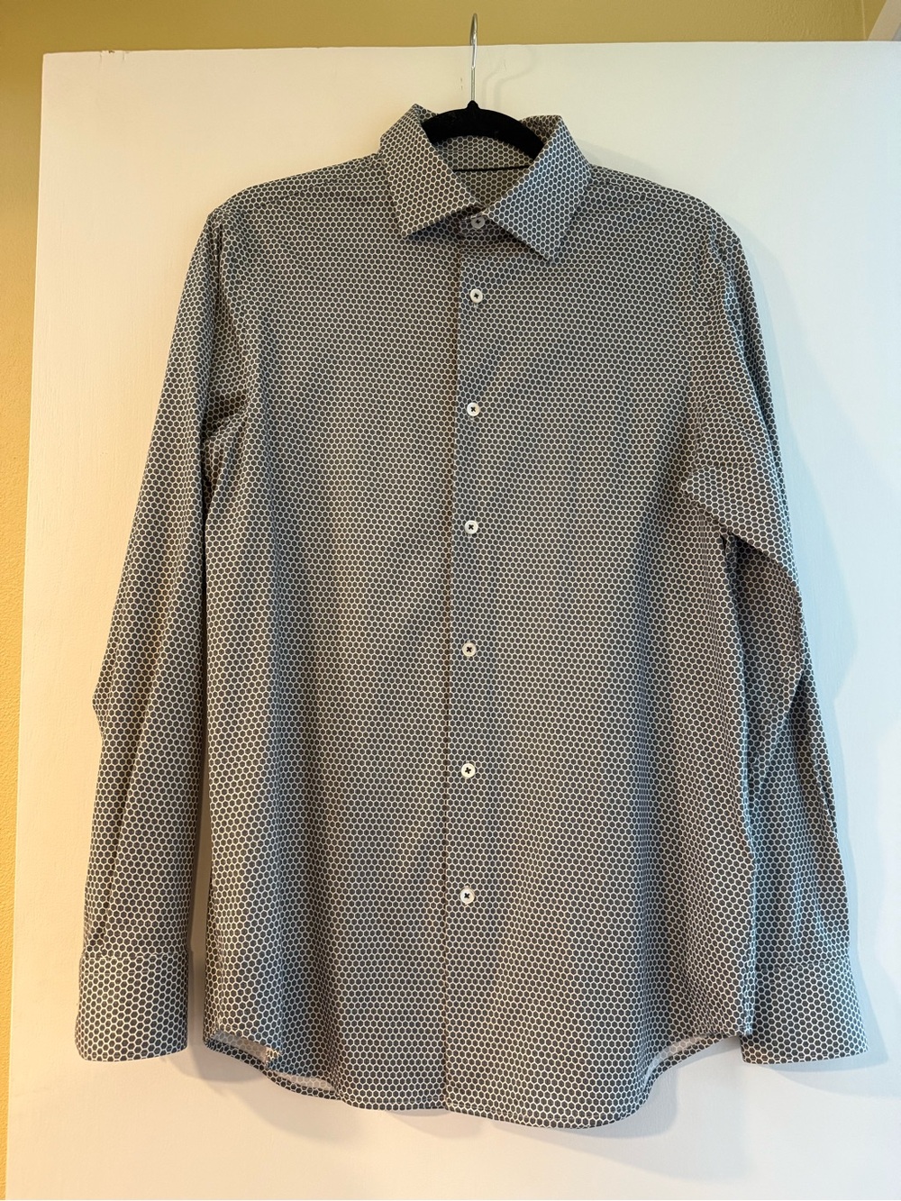 Men's Long-Sleeve Button-Up Shirt - Grey & White Geometric Pattern